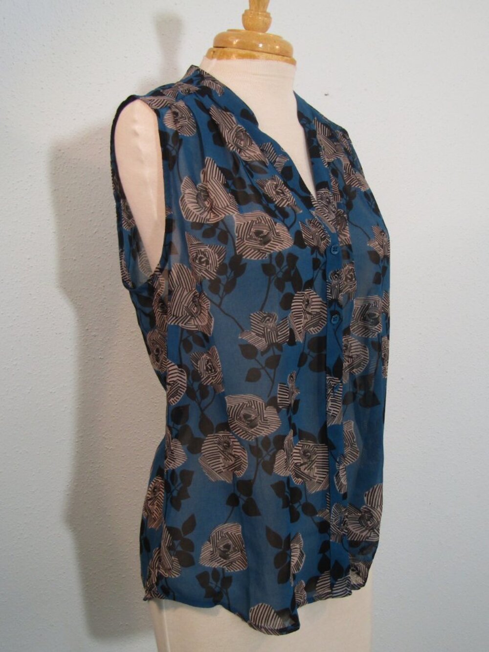 Clever Striped Roses Top By Cabi